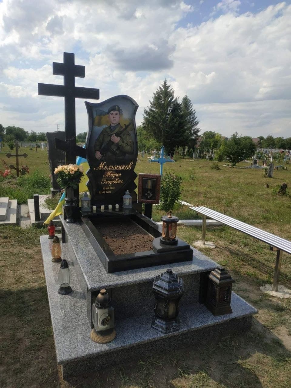16 — Військові пам'ятники меморіали Новоселиця Simchuk Granit