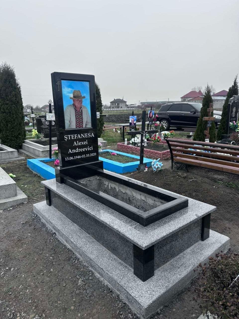 4 — Одинарні пам'ятники Новоселиця Simchuk Granit
