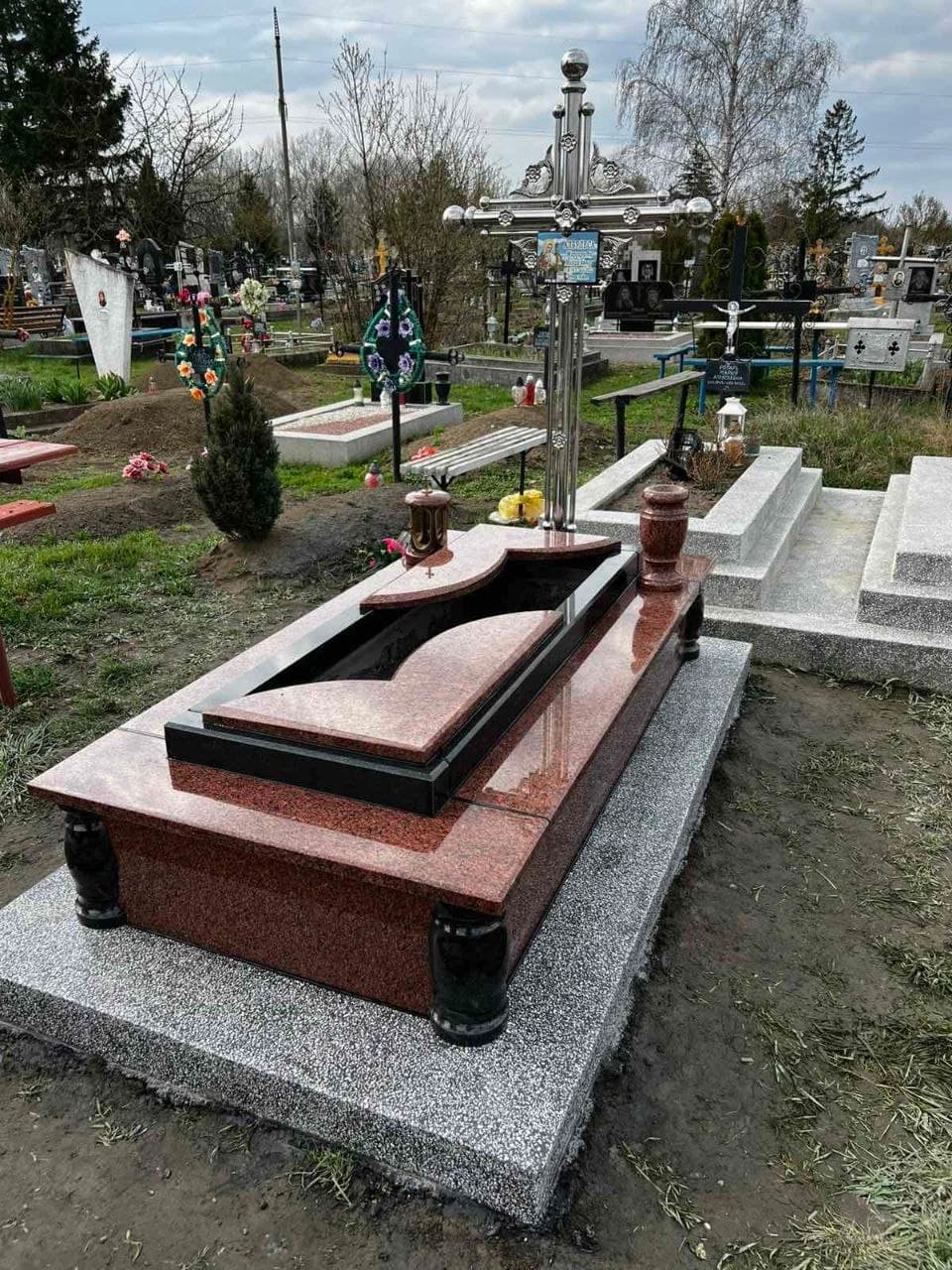 7 — Одинарні пам'ятники Новоселиця Simchuk Granit